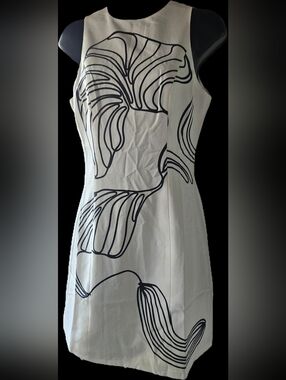 Sleeveless Abstract White And Black Dress